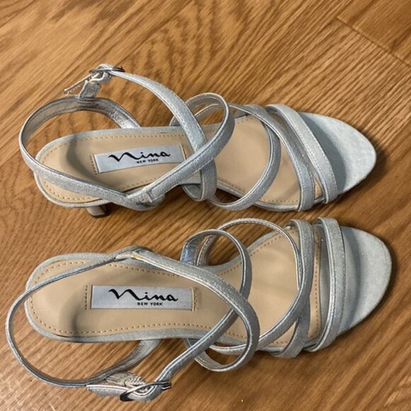 Anna-true SILVER TEXTURED METALLIC MID-HEEL STRAPPY DRESS SANDAL (Size 6M) NEW - Picture 8 of 8